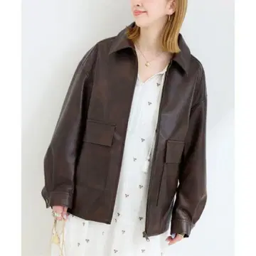 B.C STOCK 오버 사이즈 인조 가죽 블루종 브라운