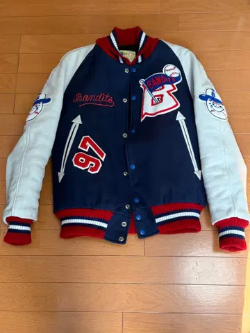 휴잇 바시티 자켓