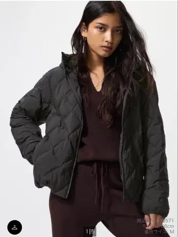 유니클로 퍼프 테크 후드티 블랙