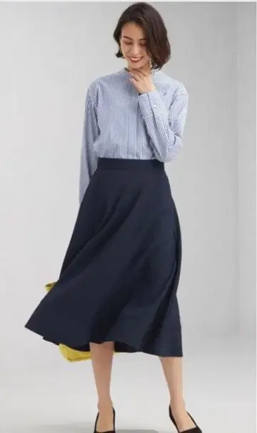 그린 라벨 릴랙싱 새틴 플레어 스커트 네이비 36