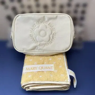 마리콴트 메이크업 파우치와 핸드 타월 세트