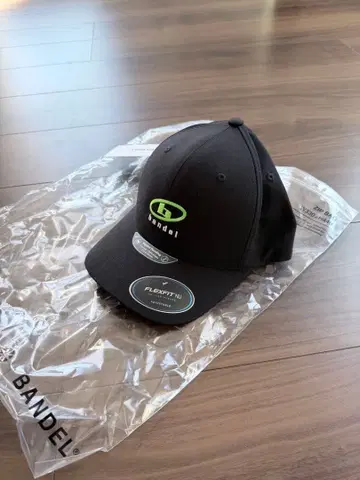 반델 플렉서블 핏 캡 블랙