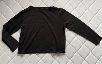 Theory 블랙 긴팔 크롭 T셔츠 새상품
