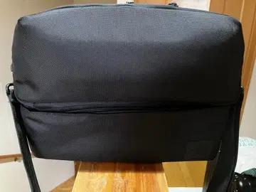 TSUNAGU 블랙 숄더백