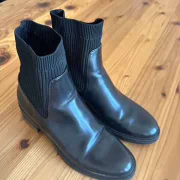 ZARA 사이드 고어 부츠 블랙