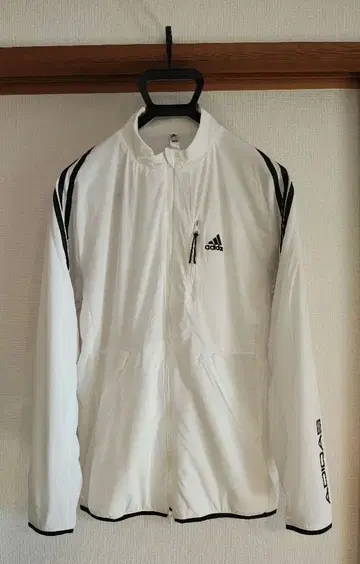 고품질 아디다스 골프 긴팔 풀집 자켓 V1760 화이트 M 사이즈