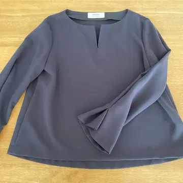 MOGA 다크 네이비 긴팔 상의