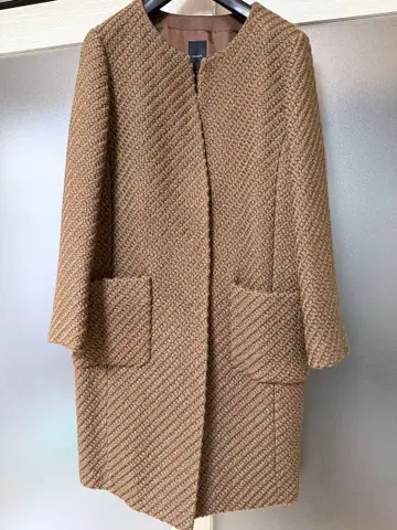 [ 미사용 ] 베이지 텍스처 롱 코트 사이즈 표기 S이지만 M 정도입니다