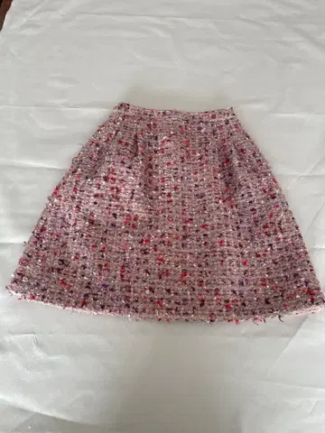 핑크 계열 트위드 플레어 스커트 무릎 기장