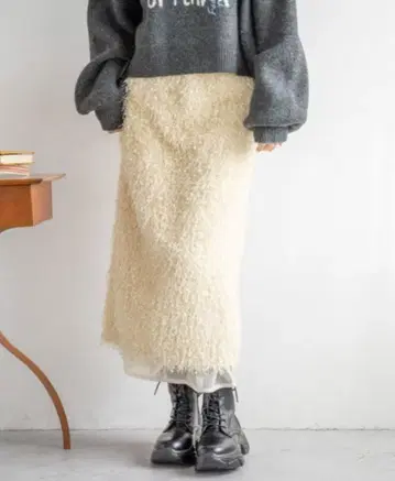 LOWRYS FARM 로리즈팜 페더 레이어드 스커트