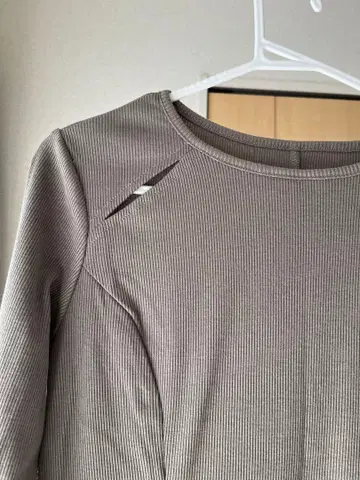 미사용 Callautia 그레이 긴팔 티셔츠 원피스