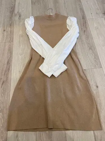 배송비 포함 FREE'SMART 구매 베이지 니트 터틀넥 원피스