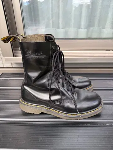 Dr.Martens 10홀 잉글랜드제 uk8 협의 환영