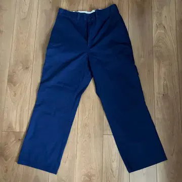 Dickies 디키즈 네이비 워크 팬츠 백 포켓 부착