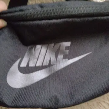 레어 블랙 바디백 웨스트 파우치 나이키 헤리티지 NIKE