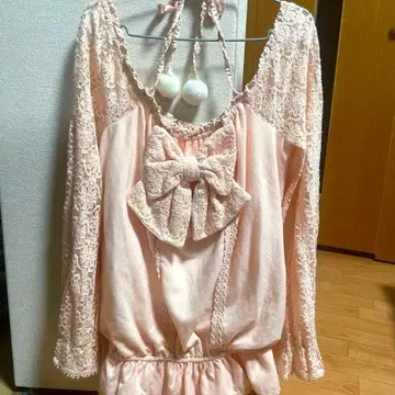 리즈리사 오프숄더 상의 리본 핑크