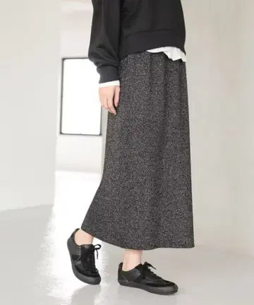 [ 새상품 ] 글로벌 워크 멜티 니트 리브 I 라인 스커트 블랙 라메 M
