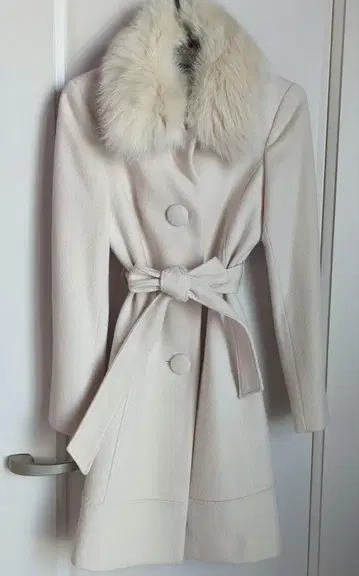 ru 옅은 핑크색 벨트 포함 롱 코트