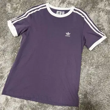 adidas 반팔 T셔츠 M 사이즈