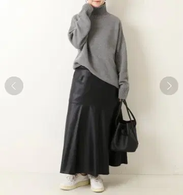 스픽 앤 스팬 틴트 플레어 스커트 인조 가죽