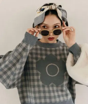 [PUBLUX] 메리 퀀트 디자인 자카드 니트