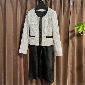 그레이와 블랙의 자켓과 드레스 세트 9호