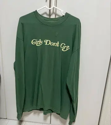 Girls Don't Cry 상의 롱T
