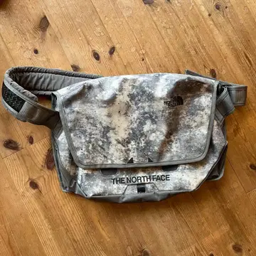 THE NORTH FACE 메신저 백 그레이 카모플라쥬