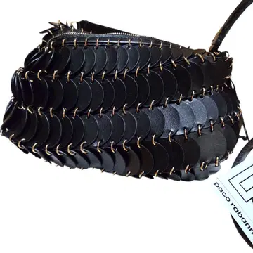 택 포함 파코 라반느 소가죽 스틸 숄더백 포함 블랙 연예인 애용 가죽