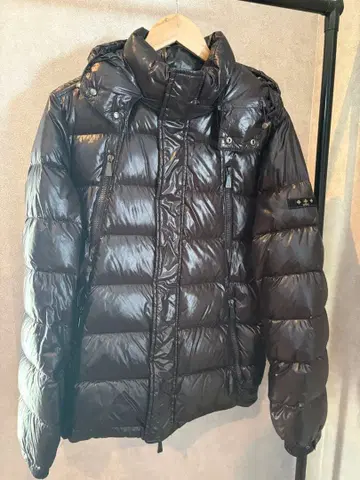 TATRAS 블랙 다운 자켓 후드 부착