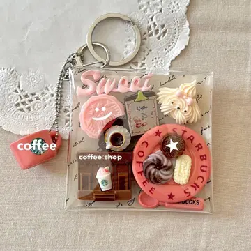 가챠 파우치 강아지와 커피 타임 디저트 카페