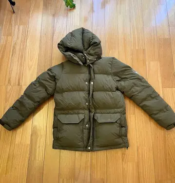 The North Face 올리브 다운 자켓