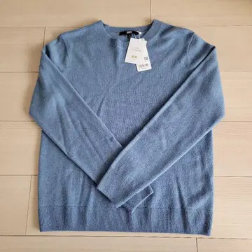 새상품 유니클로 캐시미어 크루넥 스웨터 블루 M