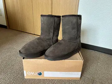 EMU 브라운 어그 부츠
