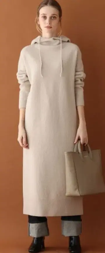 후드 부착 베이지 롱 니트 원피스 38 캐시미어 혼방