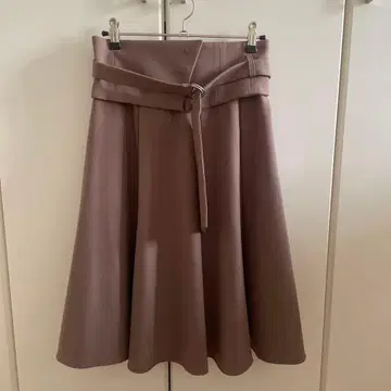 브라운 플레어 스커트 벨트 포함