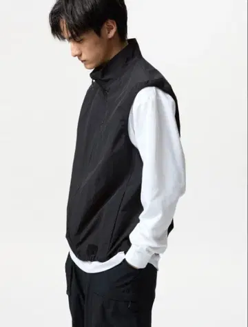 [새상품] 유니클로 UNIQLO 윈드프루프 베스트 XL