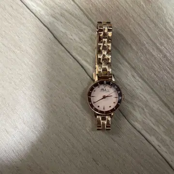 JILL STUART 골드 손목시계