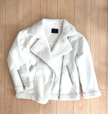 clear 화이트 무스탕 코트