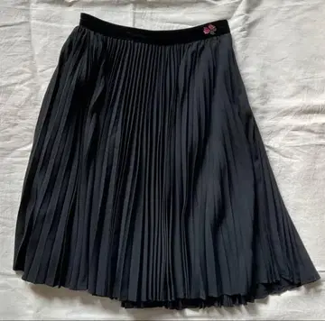 폴스미스 블랙 / 블랙 장미 자수 무릎 기장 플리츠 스커트