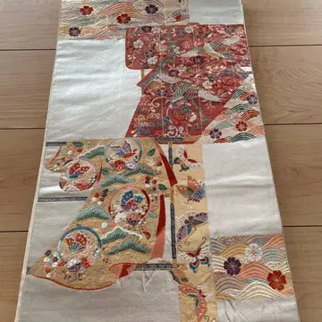 전통적인 실크제 후쿠로 오비 꽃무늬 새 자수