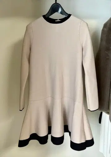 Apuweiser-riche 배색 니트 원피스