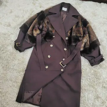 MURUA 오버사이즈 트렌치코트 퍼