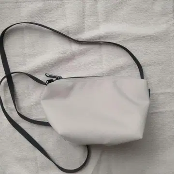 에르베샤 펠리에 나일론 보트형 숄더백 xs