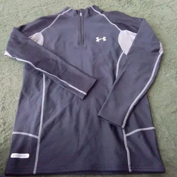 언더아머 다크 그레이 하프 지퍼 T셔츠