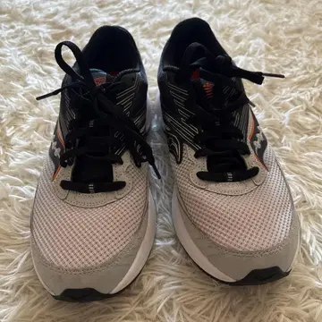새상품급 saucony 25.5cm 써코니 라이트 그레이