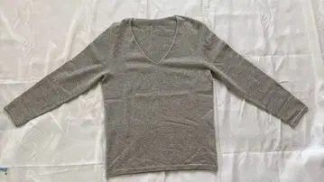 Yuri Park 그레이 V넥 긴팔 니트