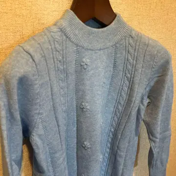 라이트 블루 케이블 니트 스웨터