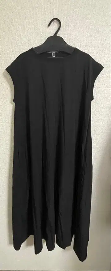 thousandmile 프렌치 슬리브 원피스 블랙