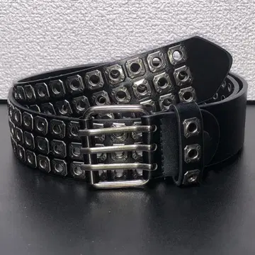 벨트 스터드 블랙 블록 전체 길이 109cm 폭 3.9cm 블랙 컬러